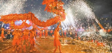 打好傳承組合拳 中敖火龍趁勢“火”起來